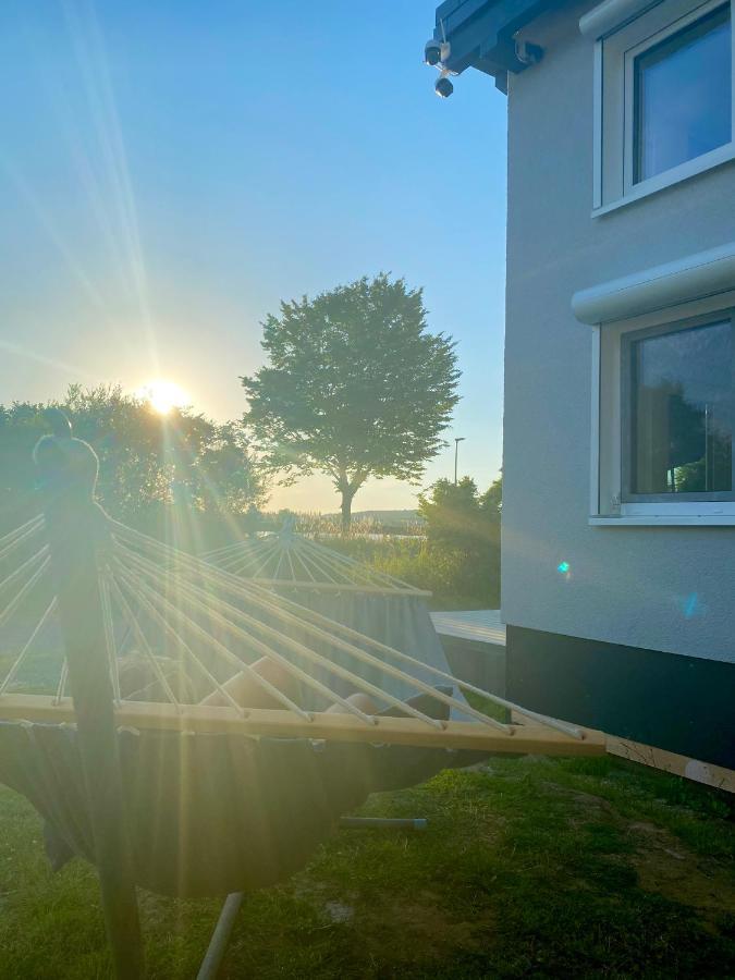 House Of Happiness Mit Seeblick Hungen Luaran gambar